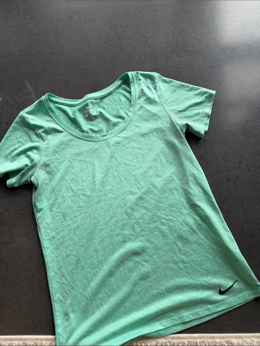Nike Women’s Mint Green Scoop Neck Short Sleeve Tee